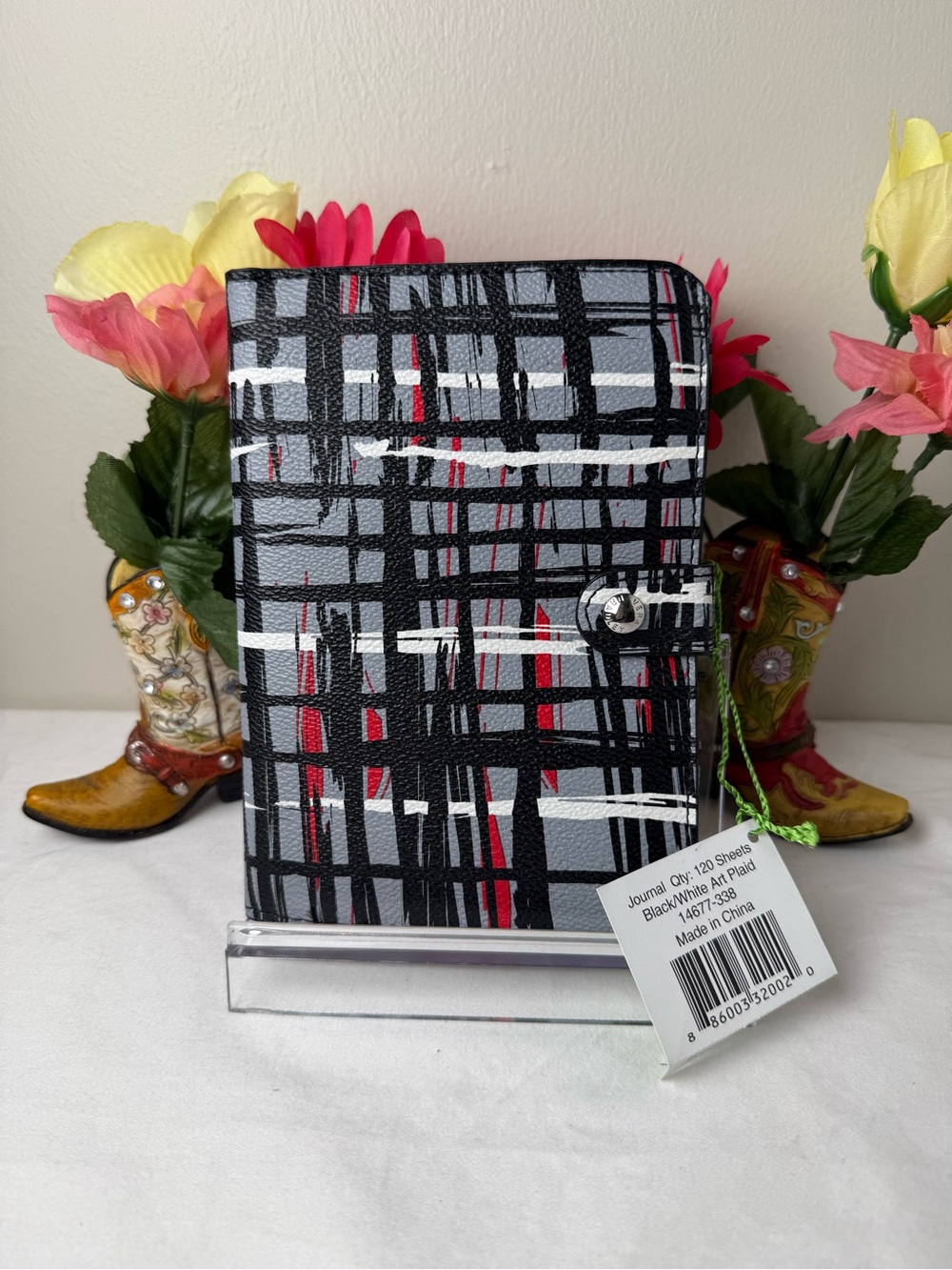 NWT Vera Bradley Black/White Art Plaid Journal With Snap Closure